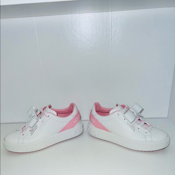 Louis Vuitton Time Out Sneakers - Picture 8 of 11